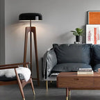 Lampadaire moderne classique en bois, style artistique, pour hôtel, chambre, salon et maison, avec pied tripode et abat-jour en forme de champignon.