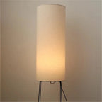 Lampadaire colonne design à LED, style Wabi-Sabi, avec abat-jour en tissu, pour salon, chambre ou bureau, lampe d’ambiance créative pour coin décoratif.