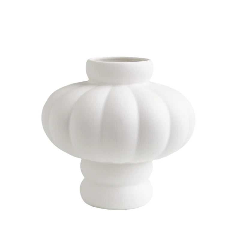 Vase décoratif en céramique en forme de lanterne nordique, style blanc crème, ornement pour salon, salle à manger et décoration de bureau.