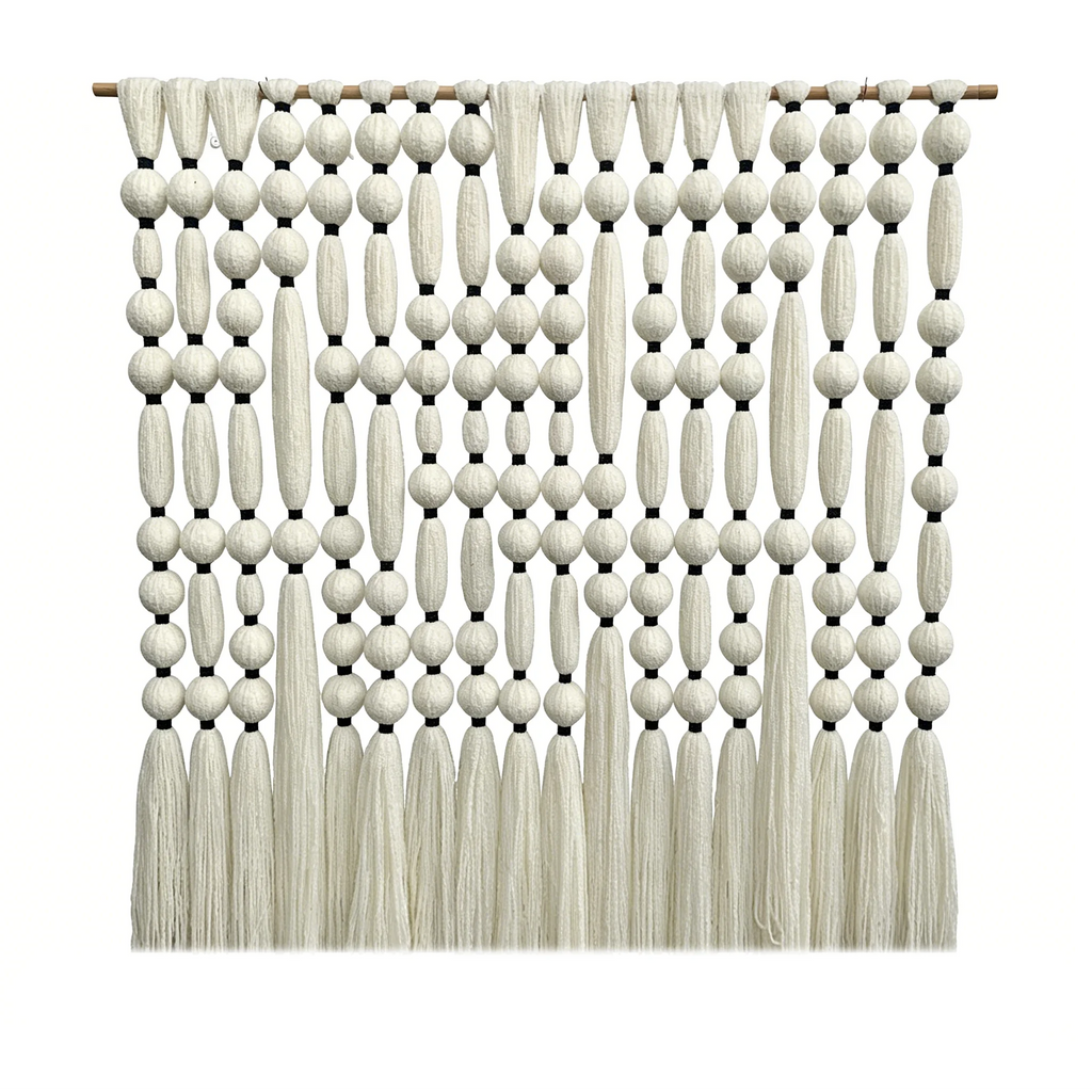 Décoration murale bohème en boules de coton nouées à la main, grande tenture macramé à pompons, idéale pour la décoration de vitrines de magasins de vêtements.