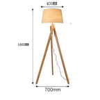 Lampadaire trépied de style nordique américain rétro et industriel, en bois, pour studio, chambre ou chevet, avec éclairage vertical.