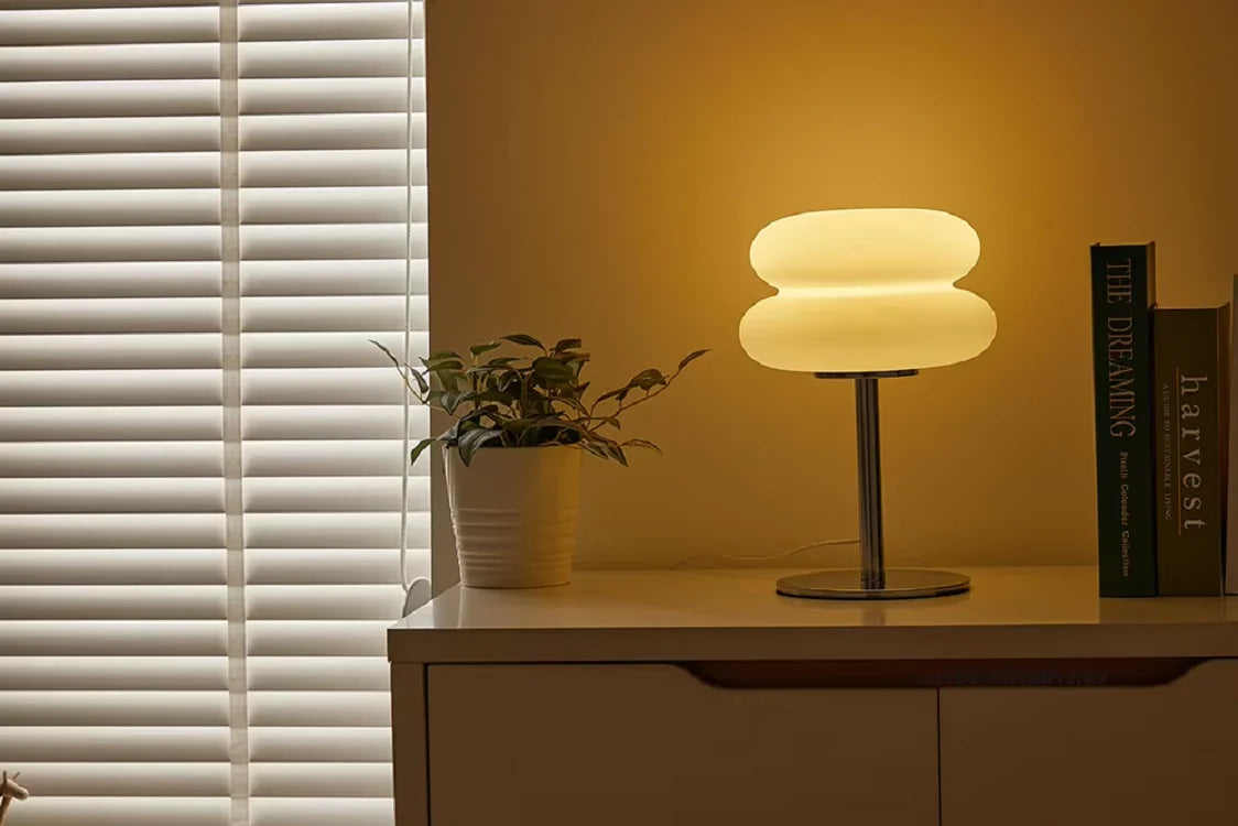 Lampe de chevet style crème, à 3 couleurs de lumière réglables, avec alimentation USB, idéale comme lampe d’ambiance pour chambre, salon, bureau ou décoration intérieure.